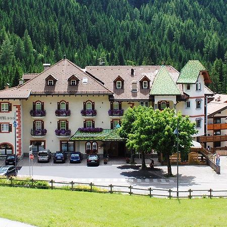 Albergo Bernard Canazei Exterior foto