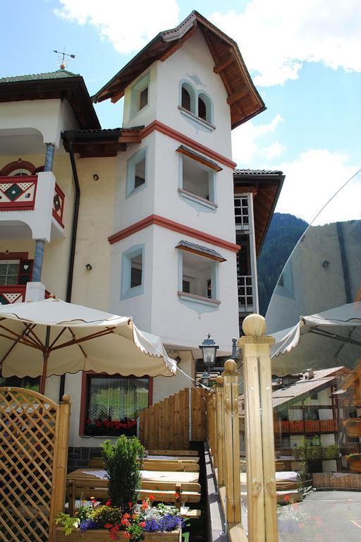 Albergo Bernard Canazei Exterior foto